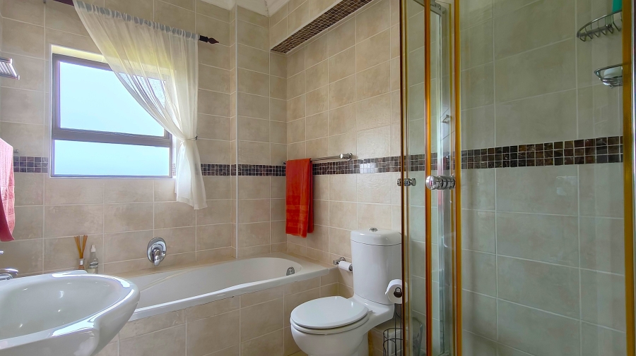 5 Bedroom Property for Sale in Num Num Cape Estate Western Cape